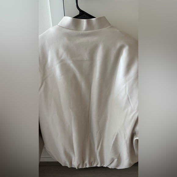 ALO Yoga Faux Leather Off-White Premier Bomber Jacket S *LNWOT* - Picture 10 of 11